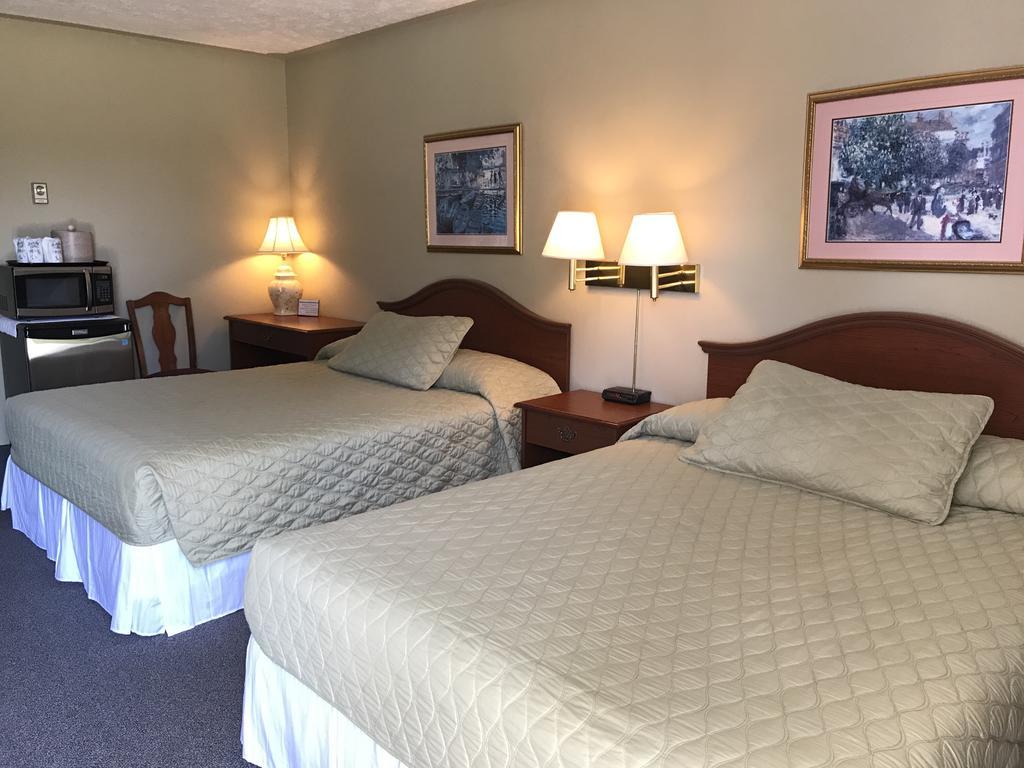 Manitoulin Inn Mindemoya エクステリア 写真